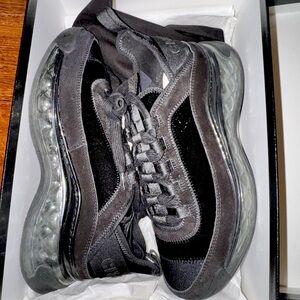 CHANEL Black sneakers